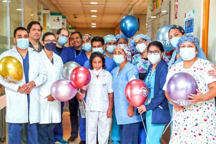 Niña con el 85% de quemaduras en su cuerpo se recupera