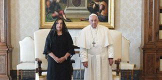 Papa Francisco recibió a presidenta Boluarte en el Vaticano Papa Francisco recibió a presidenta Boluarte en el Vaticano
