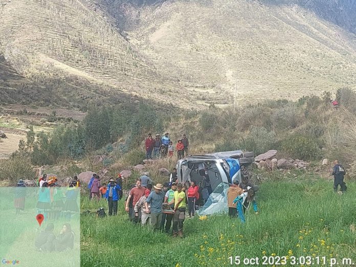 Cusco: Vuelco de bus deja un muerto y más de 20 heridos