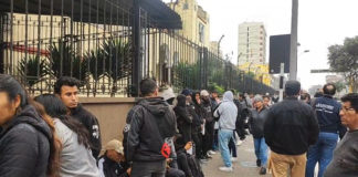 Postulantes a la Policía madrugan por certificado