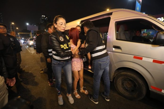 Rescatan a 164 extranjeras  explotadas en Cercado y Lince