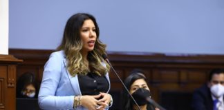 Presentan moción de censura contra Rosselli Amuruz Rosselli Amuruz