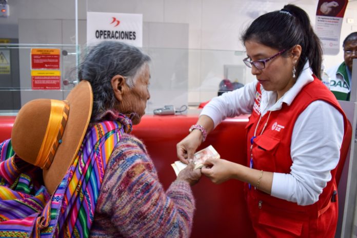 Afiliados de ONP y AFP en pobreza extrema ingresarían a pensión 65