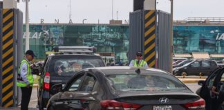 Taxistas vuelven al Jorge Chávez