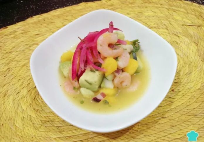 ceviche de camarones y mango