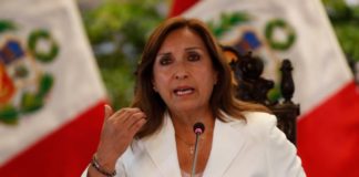 Moción de vacancia por salir del país vulnerando la Constitución