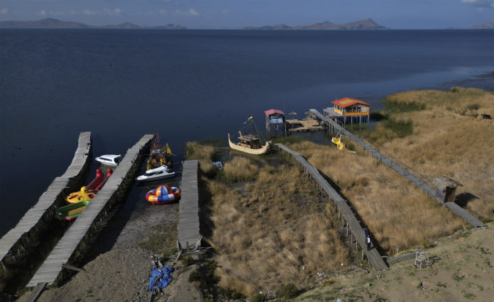 Disminuye nivel del Lago Titicaca por sequías