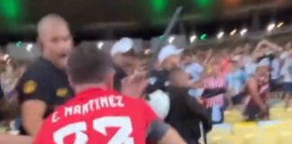 Brasil vs Argentina: Dibu Martínez se enfrenta a la policía en la tribuna