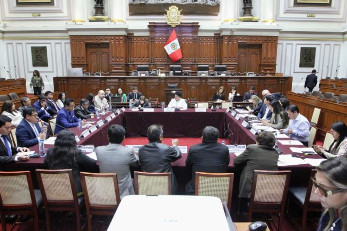 Comisión de Constitución
