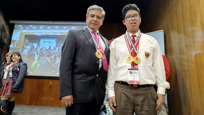 Moqueguano gana concurso de ciencia y tecnología en Chile