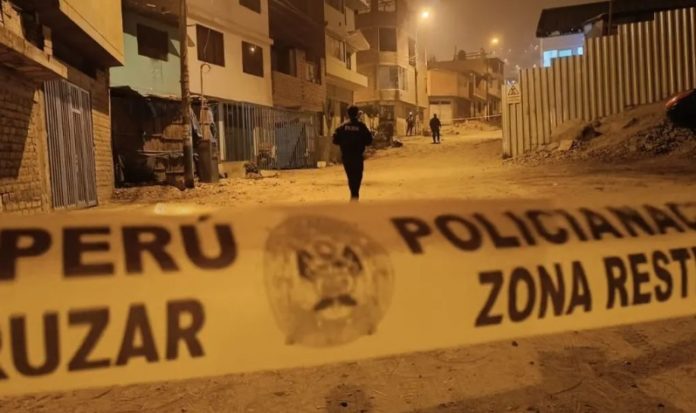 Los asesinan mientras bebían licor en la calle