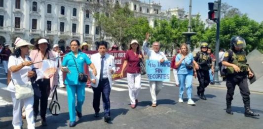 Minsa arrancó huelga nacional indefinida