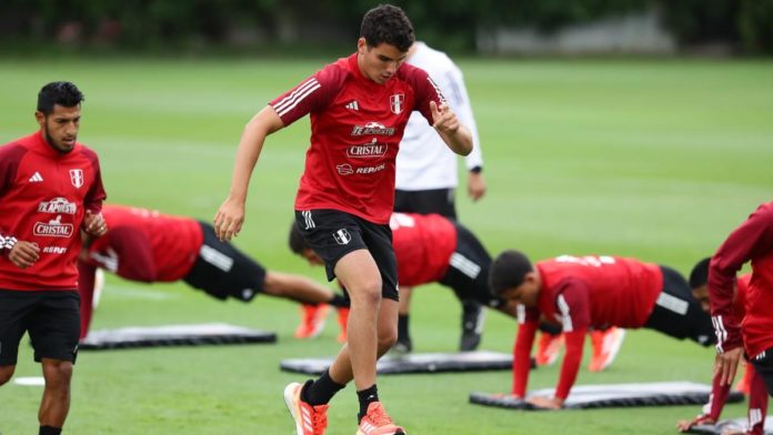 Selección peruana viaja hoy a La Paz