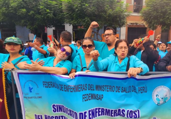 Piden cumplir con aumento salarial al ministro de Salud