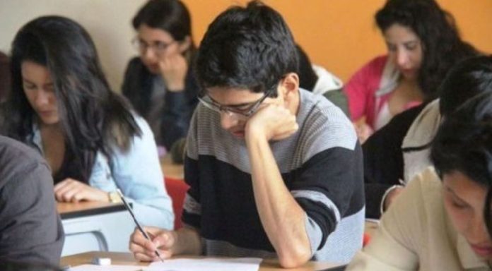 Ejecutivo anuncia crédito para que jóvenes financien sus estudios