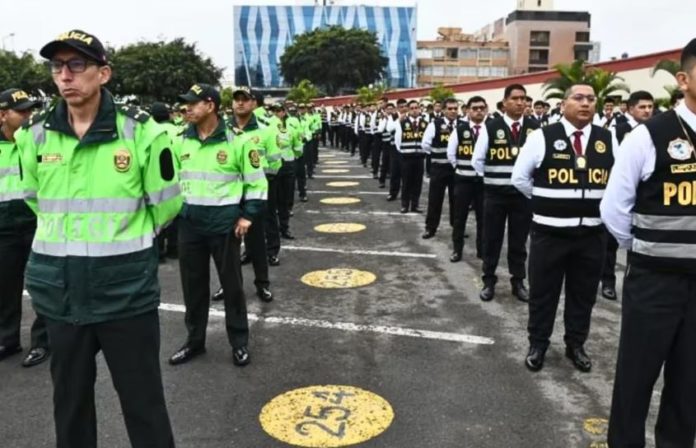 Policías y militares podrán votar en cualquier parte del Perú