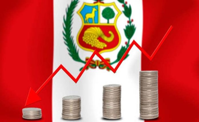 Economía peruana cae por tercer trimestre consecutivo