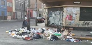 Basurero rodea al Hospital Almenara