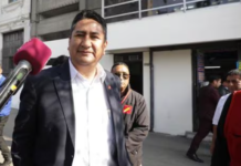 Dina Boluarte indica que malos policías protegen a Cerrón