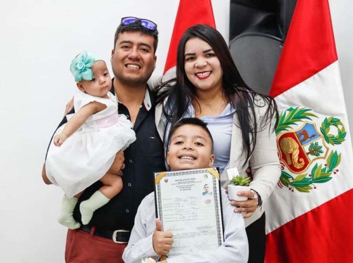 ¿Cómo puedo registrar a un recién nacido en el Reniec?