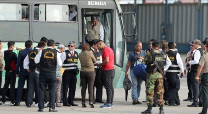 Hallan extranjeros indocumentados