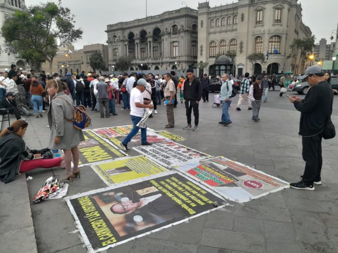 Plaza San Martín: Intento de protesta es interrumpido por PNP/ Foto: Antuanet Cordova