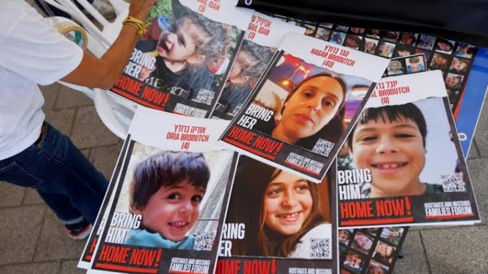 Terroristas aún tienen cautivas a 138 personas
