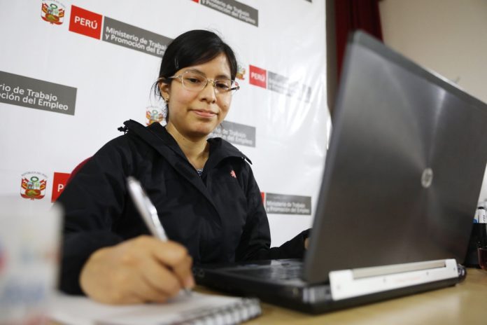 Jóvenes en pobreza ocuparán el 10% de empleos estatales