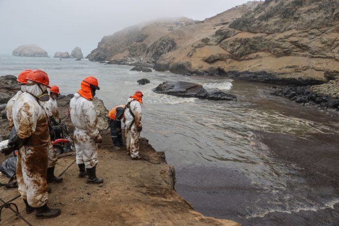 Rehabilitación ambiental aún no a comenzado luego de dos años del derrame de petróleo en Ventanilla