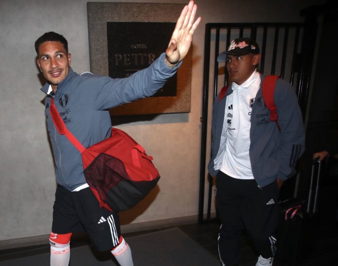 Paolo Guerrero podría fichar por la Universidad César Vallejo