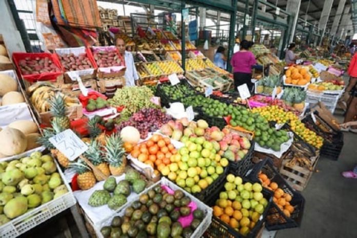 Descubre las ofertas de alimentos en el mercado mayorista de Lima