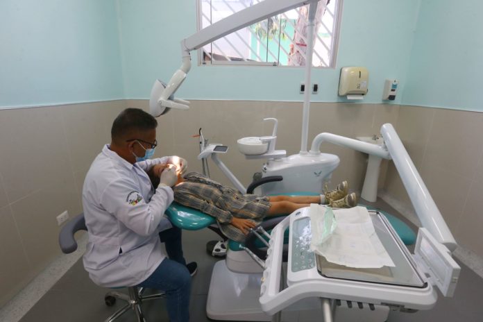 Servicios dentales modernos y accesible en el Hospital Carrión