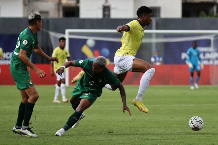 Preolímpico Sub-23: Ecuador gana 2-0 a Bolivia en Caracas Preolímpico Sub-23: Ecuador gana 2-0 a Bolivia en Caracas