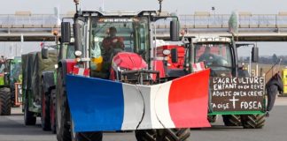 Agricultores bloquean acceso a París