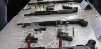 Caen por vender armas a traficantes