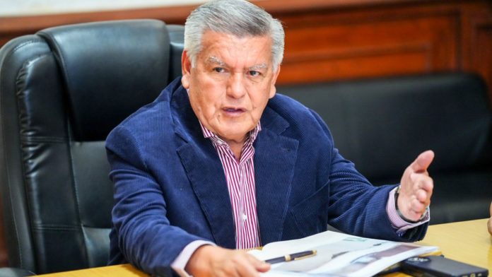 César Acuña es un fantasma en el Gobierno Regional de La Libertad