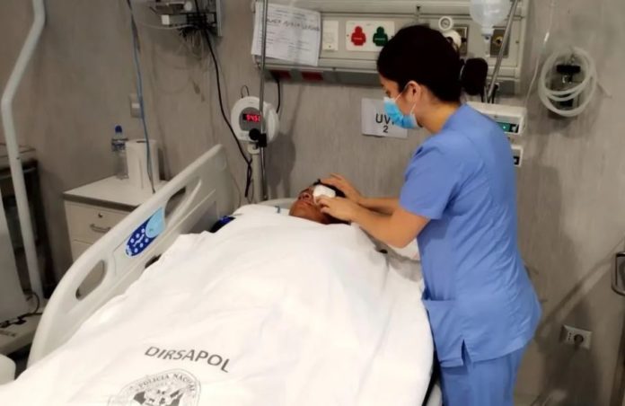 Detona granada para evitar decomiso y hiere a policías