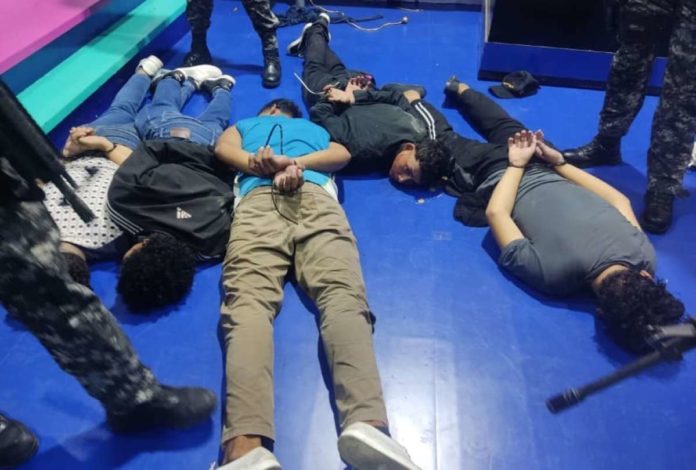 Ecuador: dos menores de edad involucrados en el asalto a canal de televisión Ecuador: dos menores de edad involucrados en el asalto a canal de televisión