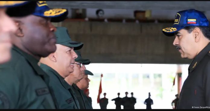 Expulsan a 33 militares venezolanos