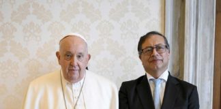 Francisco recibió a Petro en el Vaticano Francisco recibió a Petro en el Vaticano