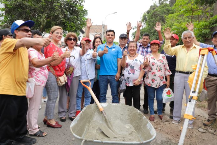 Alcalde de Ate inicia el 2024 inaugurando obras y coloca primeras piedras