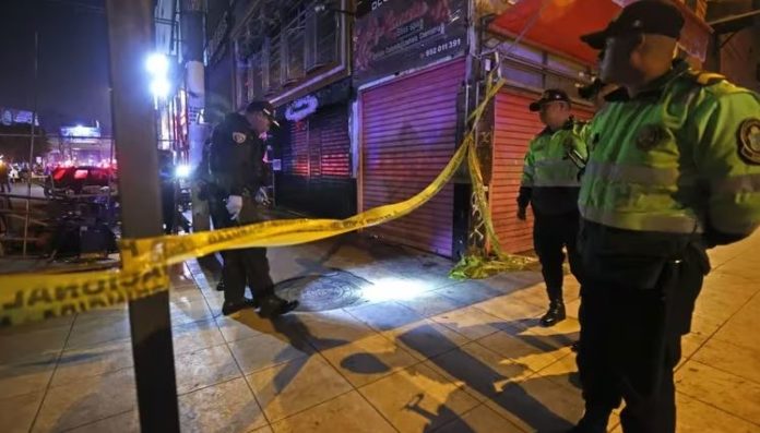 Manipula granada y  mueren dos en fiesta