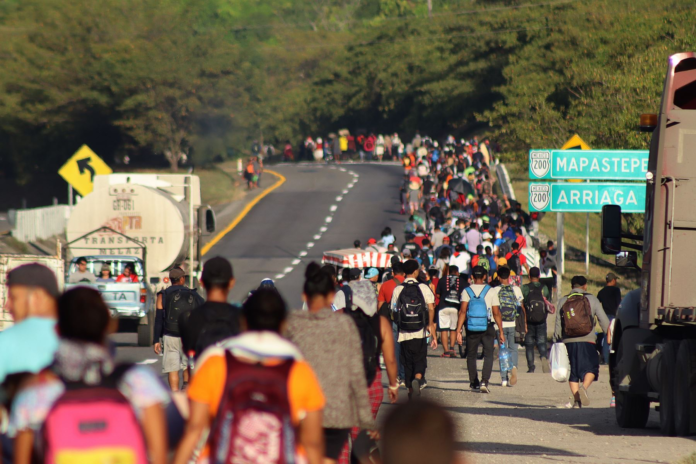 Sale caravana con 2 mil migrantes Sale caravana con 2 mil migrantes