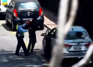 Sereno de San Isidro captura a delincuente que robó a conductor dormido en su vehículo
