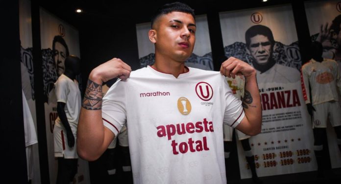 Jairo Concha se mostró feliz en su debut con Universitario.