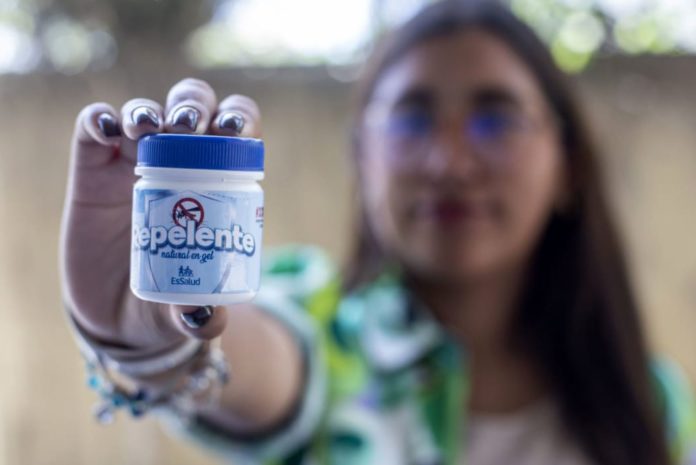 EsSalud desarrolla repelente contra el dengue con ingredientes naturales