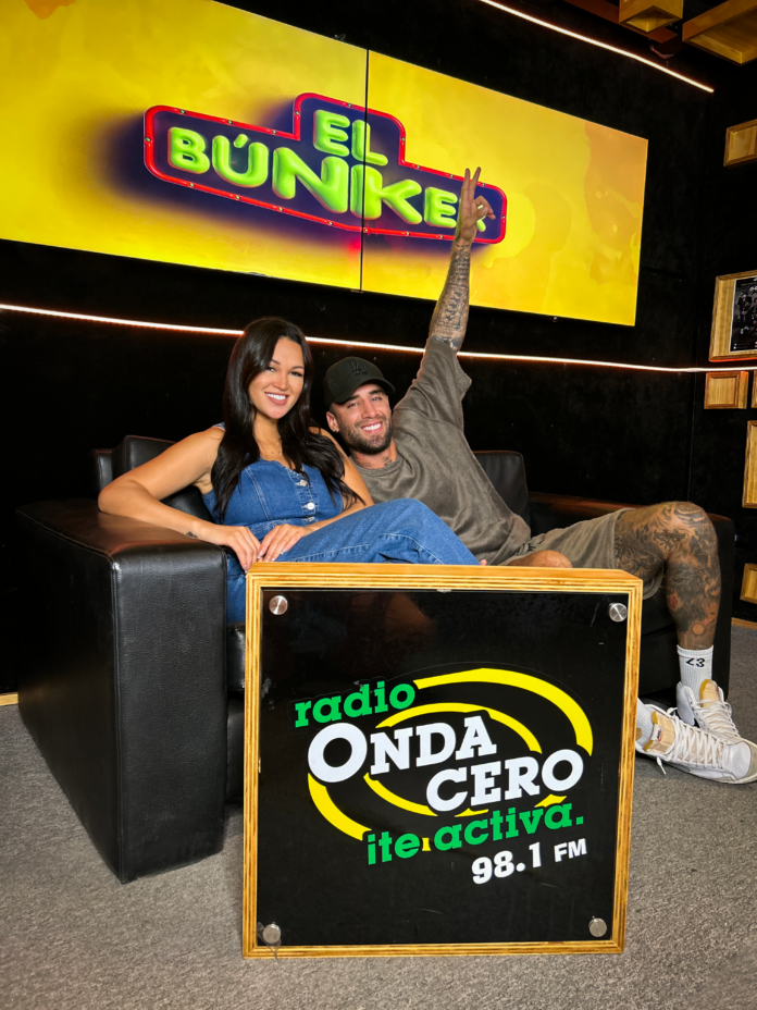 ¡Su primera vez! Angie Arizaga y Jota Benz conducen programa radial juntos