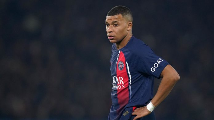 Mbappé resuena en el club merengue y Luis Enrique ha optado por colocarlo en la banca.