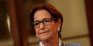 Villarán desafiante en su residencia