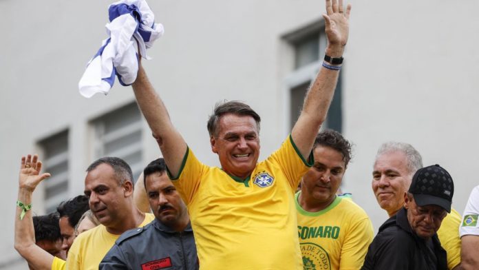 Bolsonaro lideró una gran movilización contra Lula